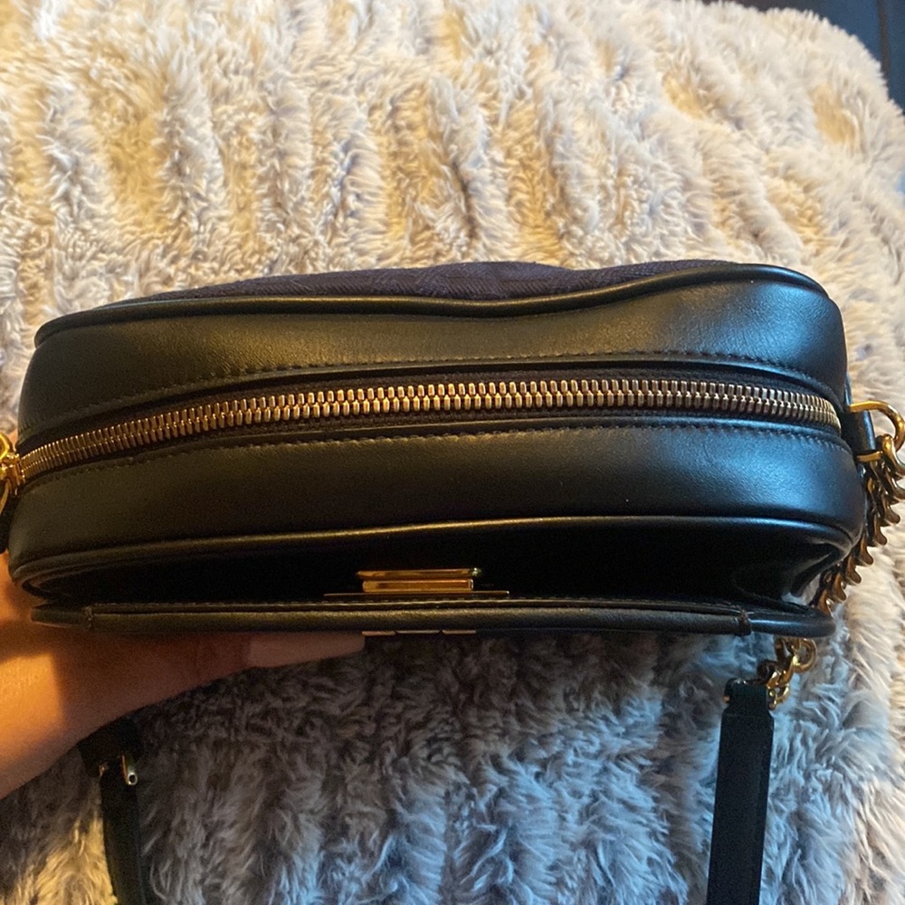 Salvatore Ferragamo NWOT ‘Trifolio’ shoulder handbag - Picture 6 of 13